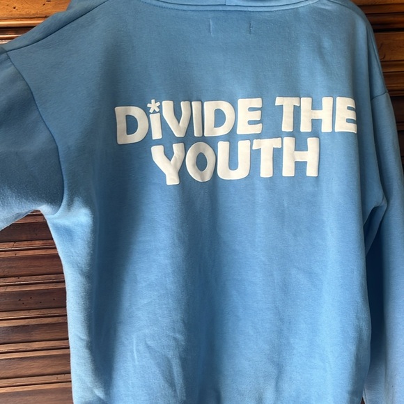 DIVIDE THE YOUTH BLUE HOODIE - Picture 5 of 10